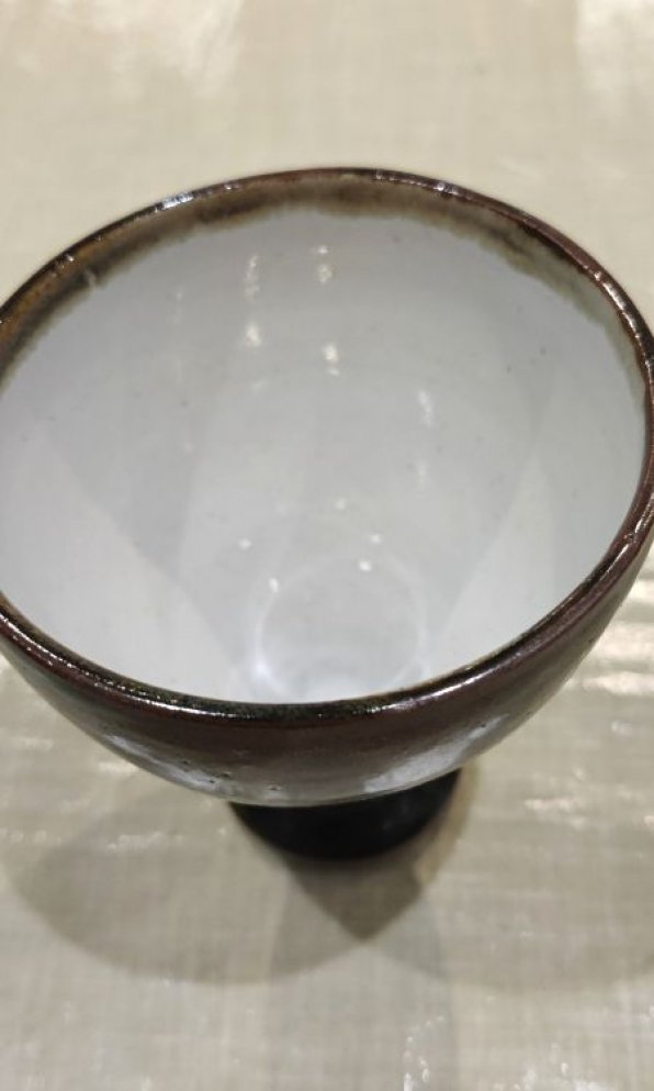 Nice smooth shiny white which covers well.